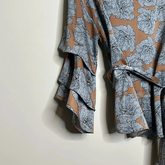 Aakaa  Soft Blue and Brown wrap top - Picture 10 of 10